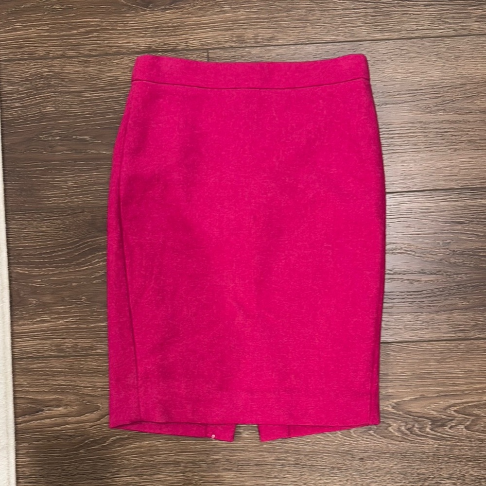 Elegant Pink Wool Women's Skirt